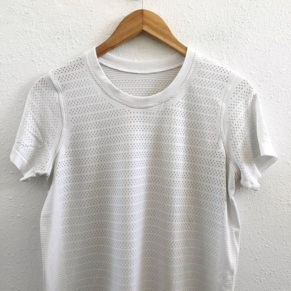 LULULEMON Swiftly Breathe Short Sleeve No Size Tag Check Measurements - Picture 6 of 10